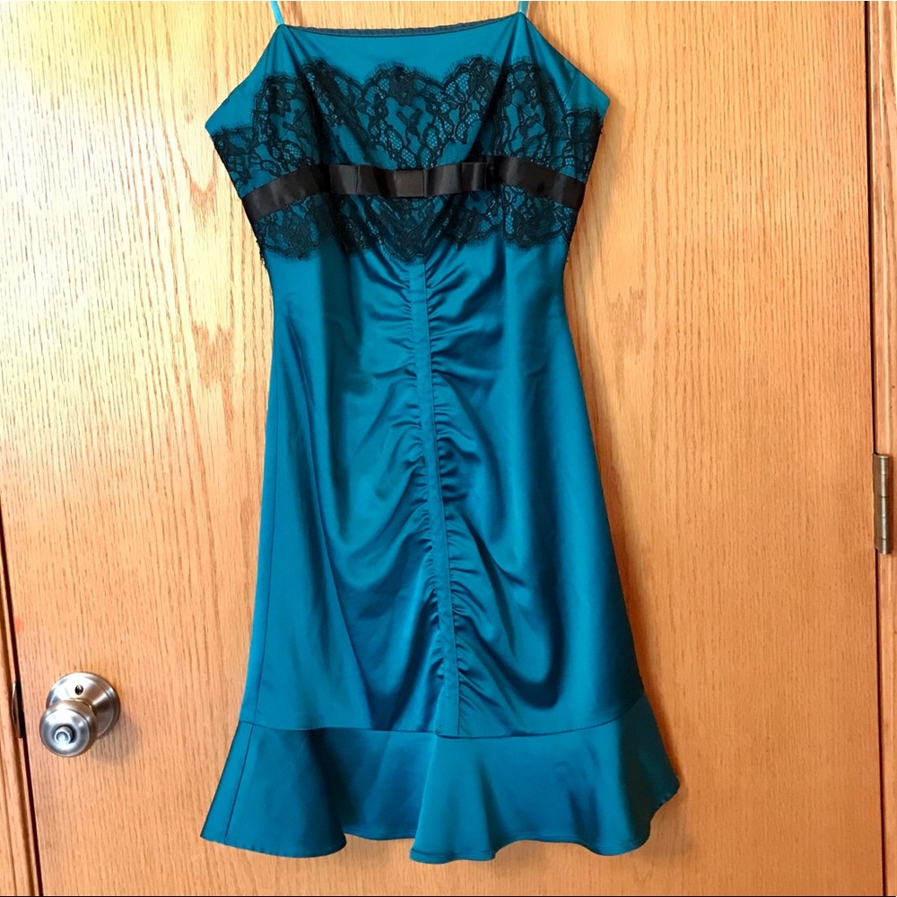 BCBGMaxAzria turquoise strapless stretch dress
